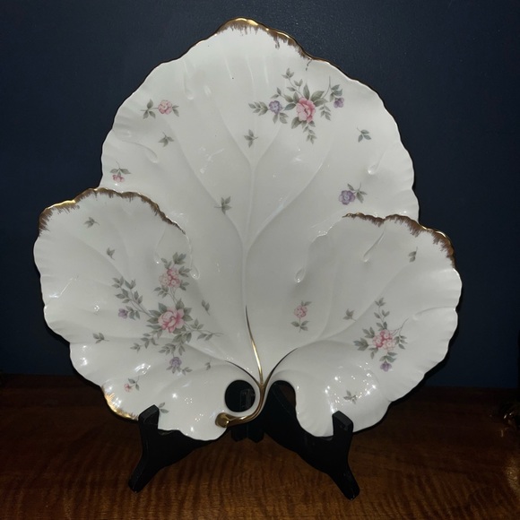 Mikasa Other - Mikasa Bone China Remembrance 82120 Large Flora Platter